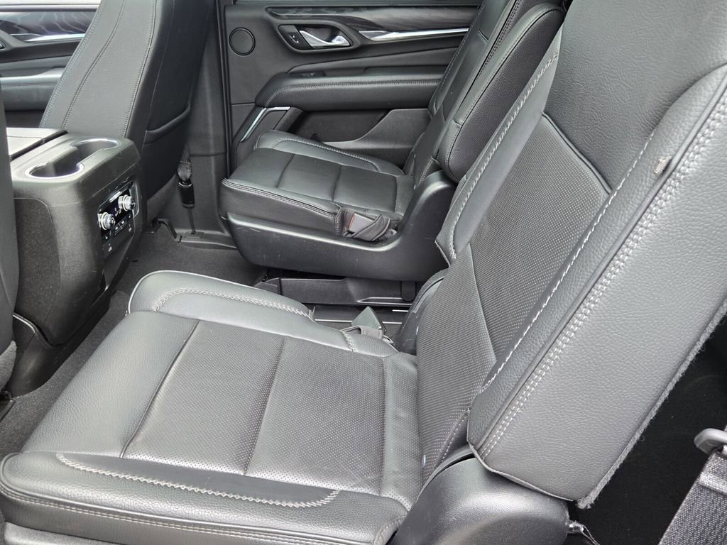 Used 2023 GMC Yukon Denali RWD image 12