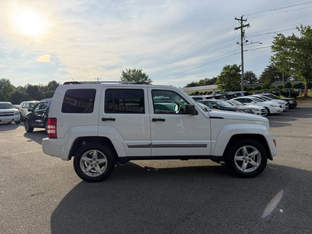Used 2012 Jeep Liberty Limited AWD/4WD image 6