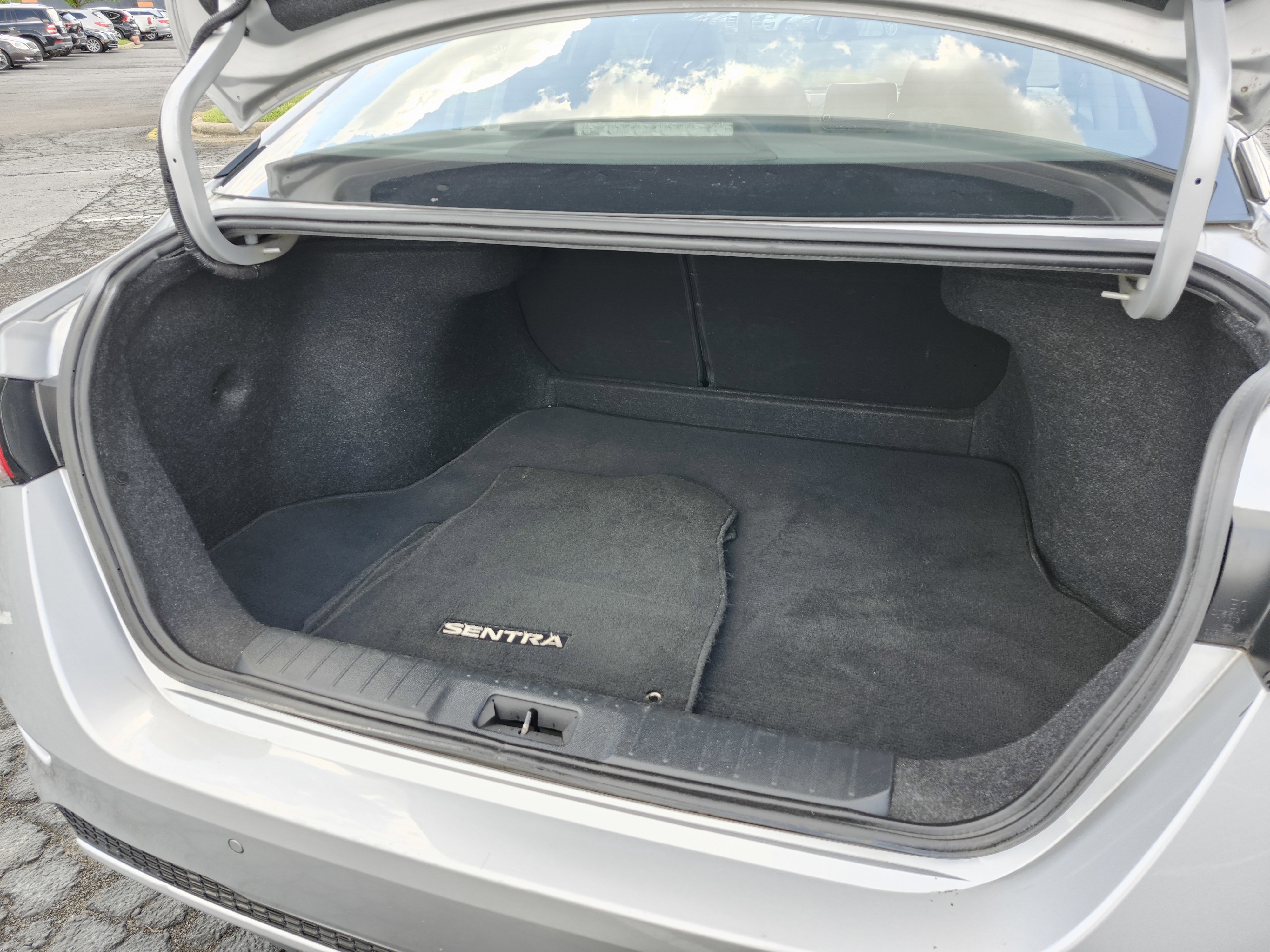 Used 2022 Nissan Sentra SV FWD image 22