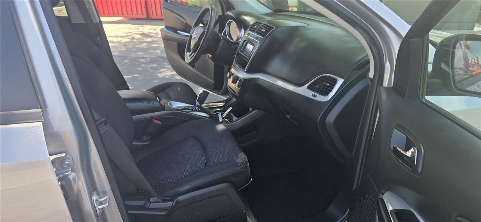 Used 2019 Dodge Journey SE FWD image 16