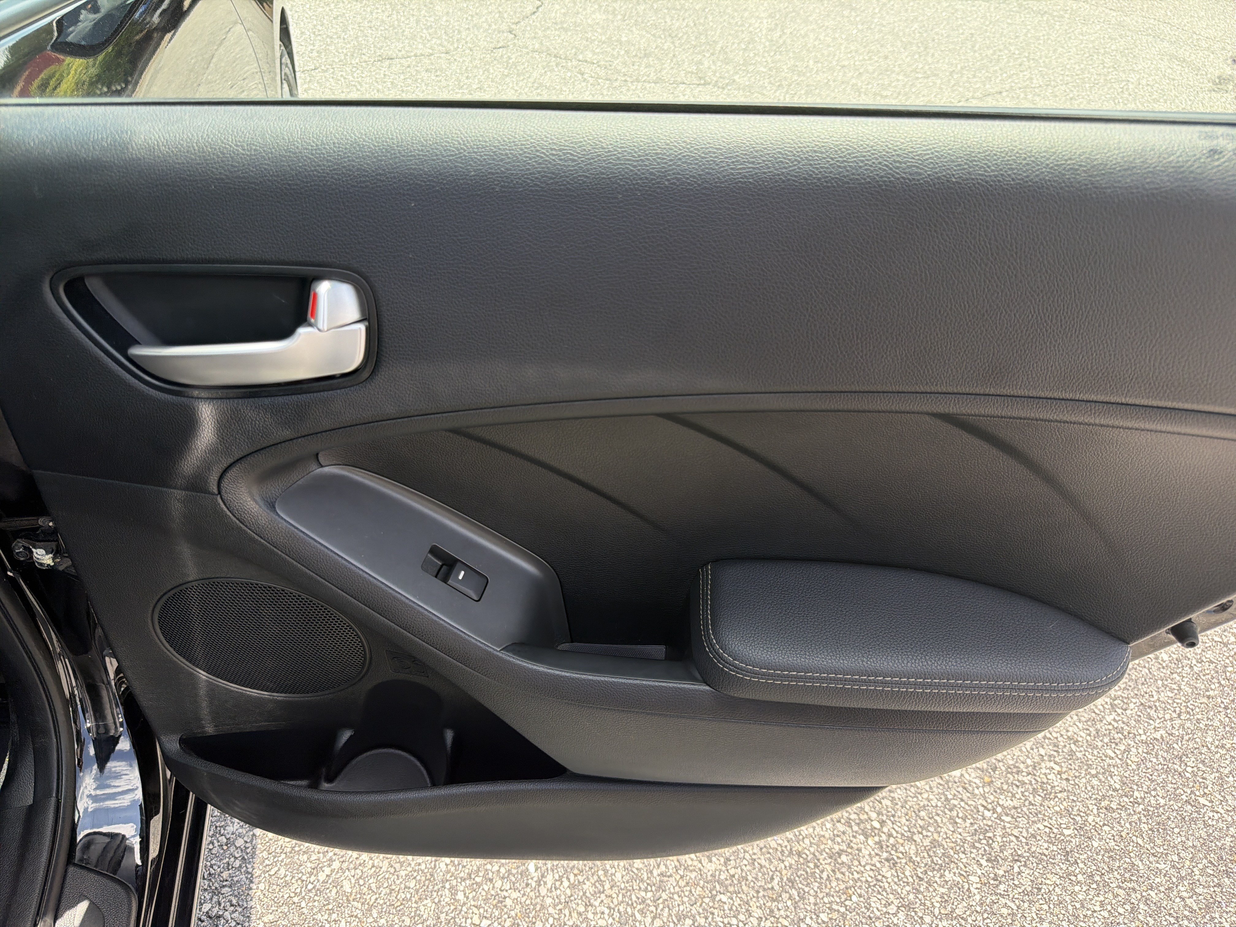 Used 2017 Kia Forte LX FWD image 25