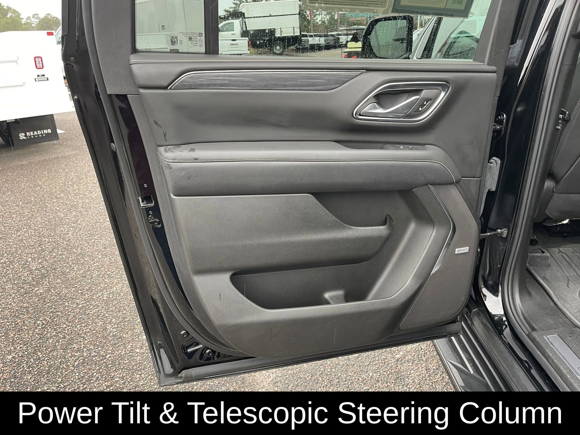 Used 2024 GMC Yukon XL SLT w/ SLT Premium Package image 22