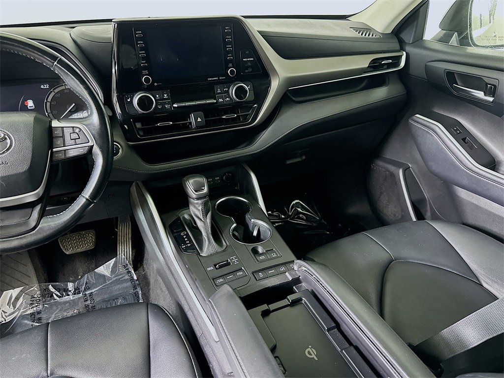Used 2022 Toyota Highlander XLE image 20