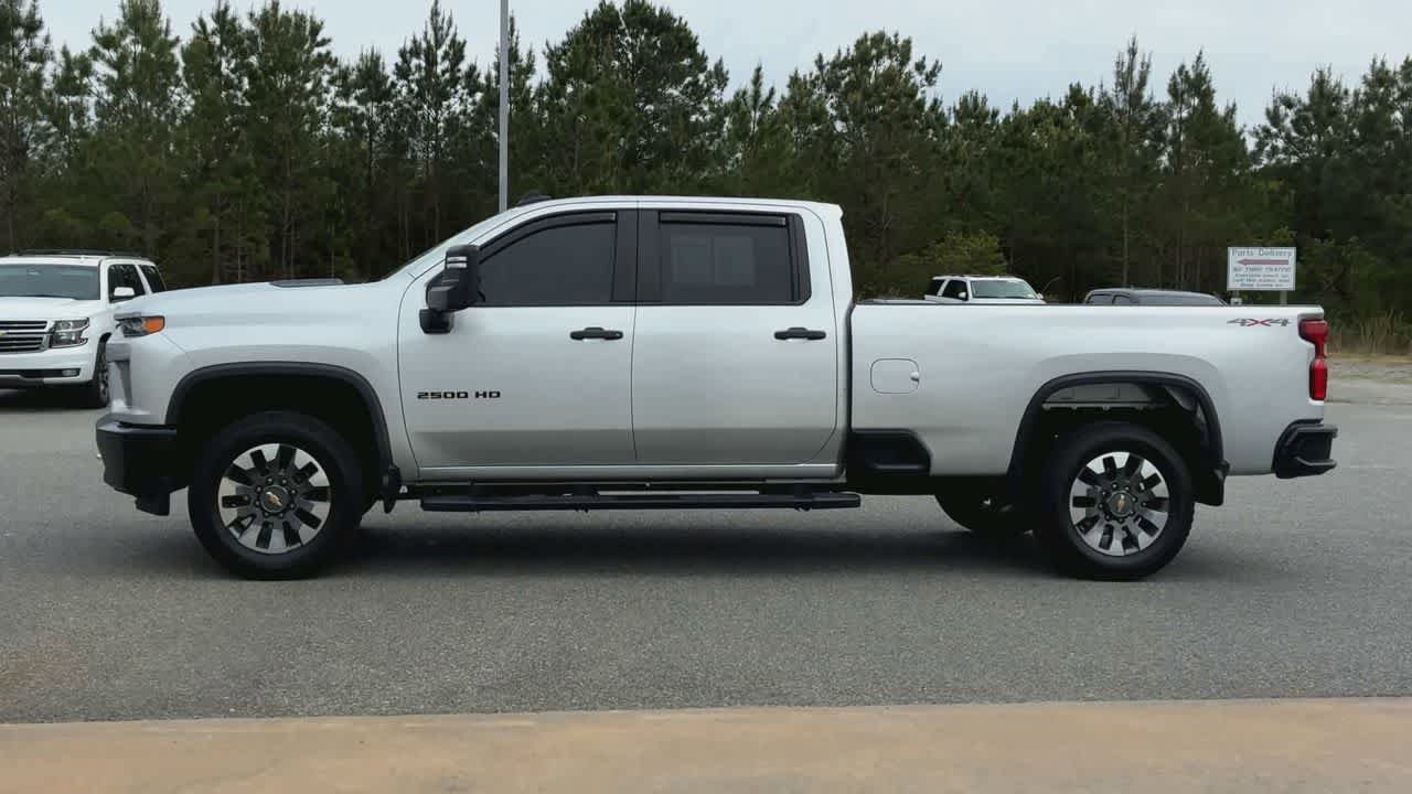 Used 2021 Chevrolet Silverado 2500 Custom w/ Custom Value Package image 5