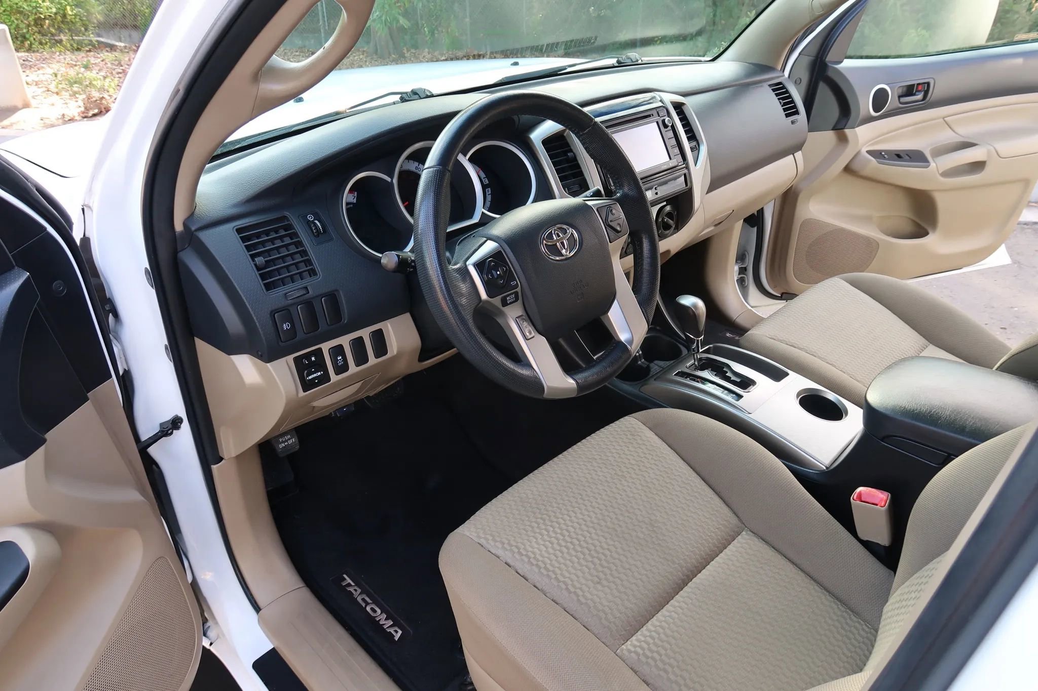 Used 2014 Toyota Tacoma PreRunner w/ SR5 Package RWD image 13