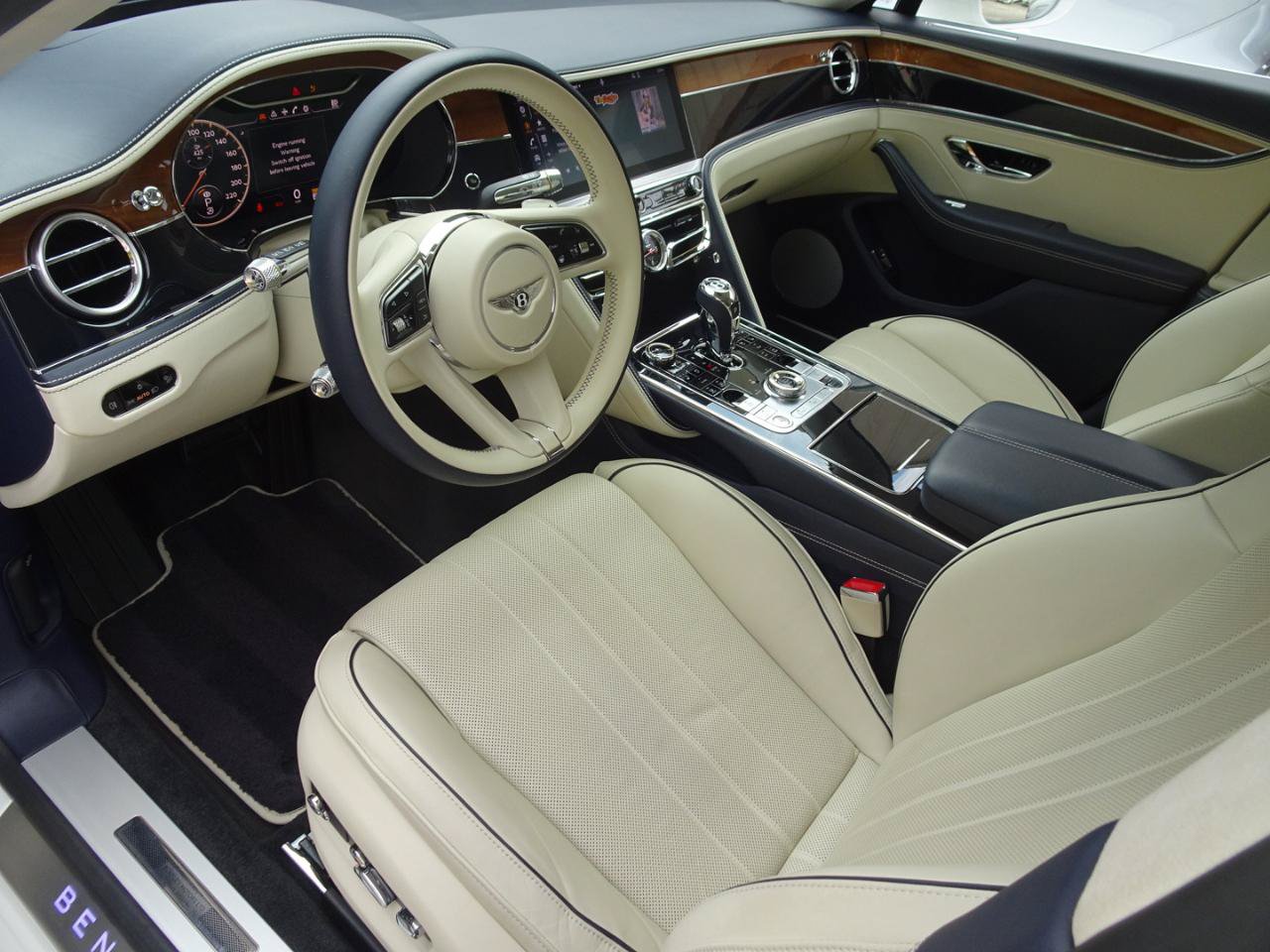 Used 2021 Bentley Flying Spur V8 AWD/4WD image 8