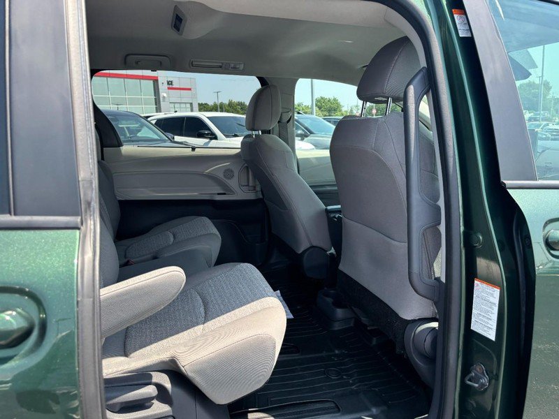 Certified 2021 Toyota Sienna LE FWD image 11