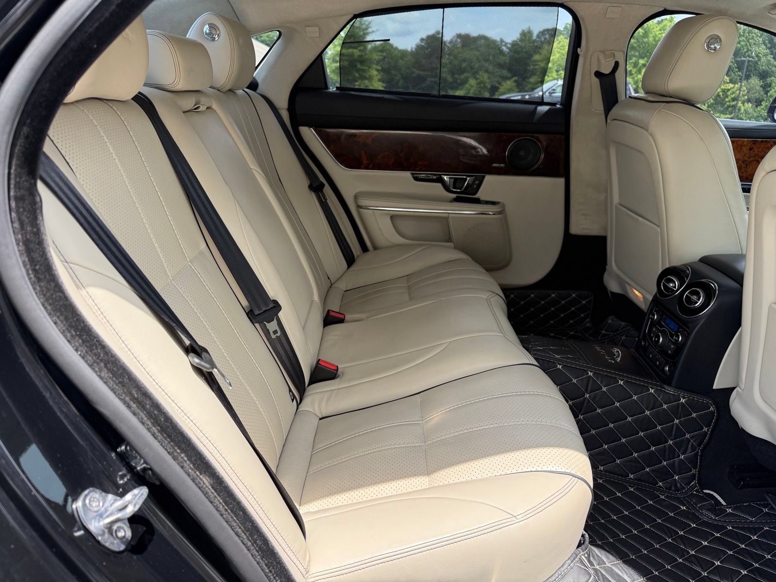 Used 2015 Jaguar XJ L Portfolio AWD/4WD image 37