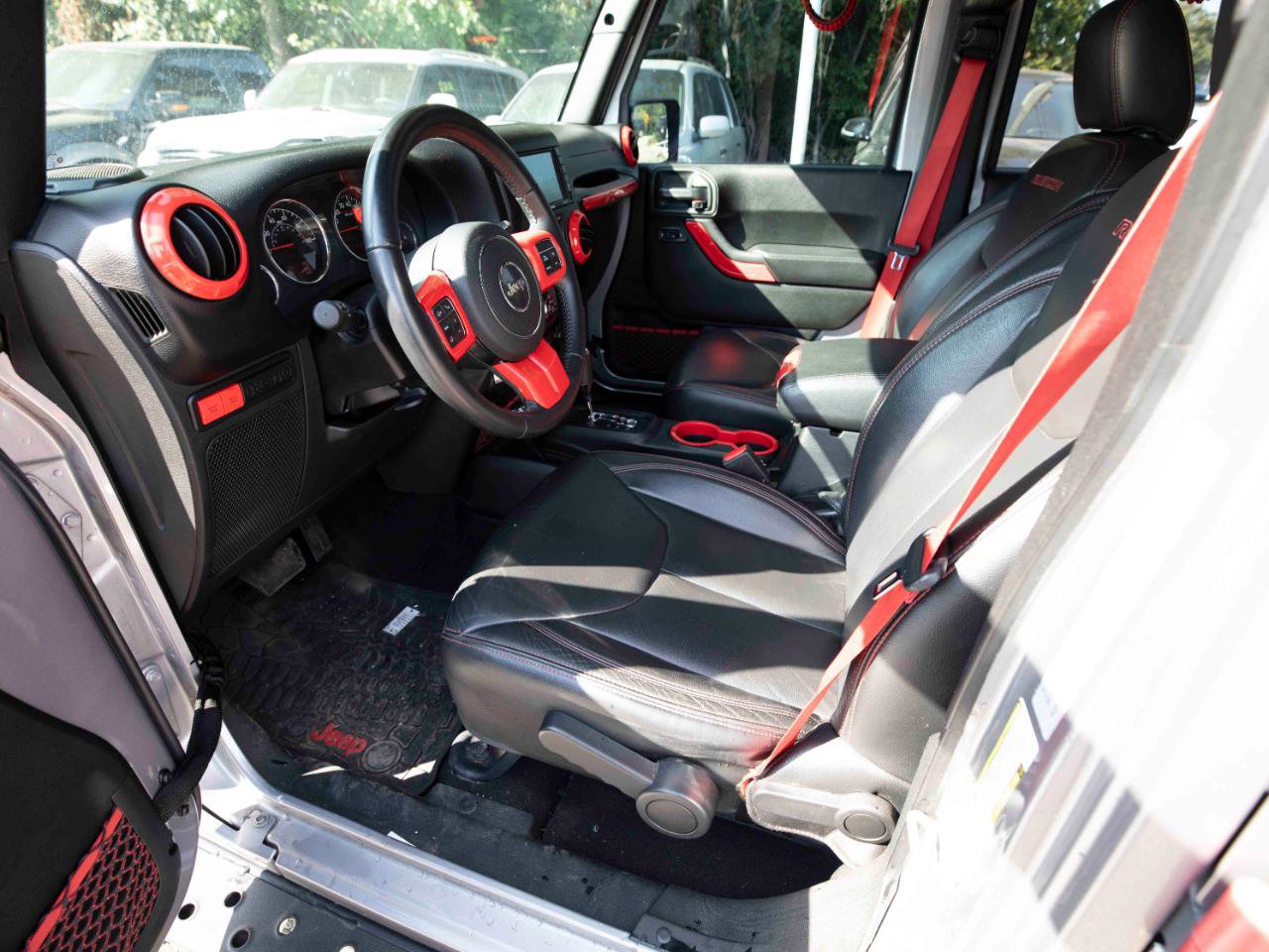 Used 2018 Jeep Wrangler Unlimited Rubicon AWD/4WD image 17