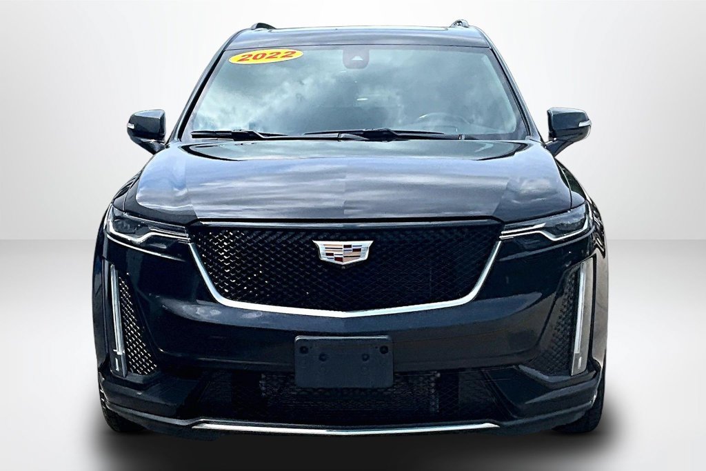 Used 2022 Cadillac XT6 Sport w/ Technology Package AWD/4WD image 2