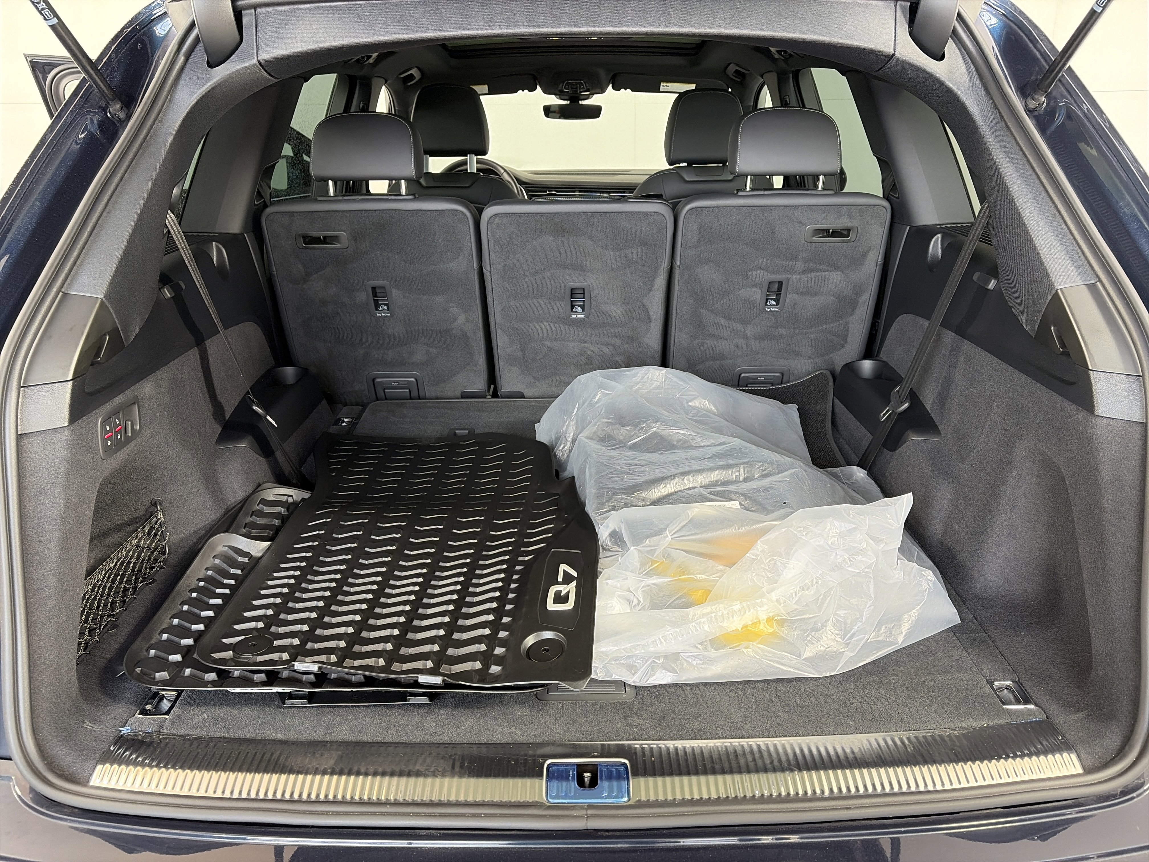 Used 2025 Audi Q7 2.0T Premium w/ Convenience Plus Package image 14