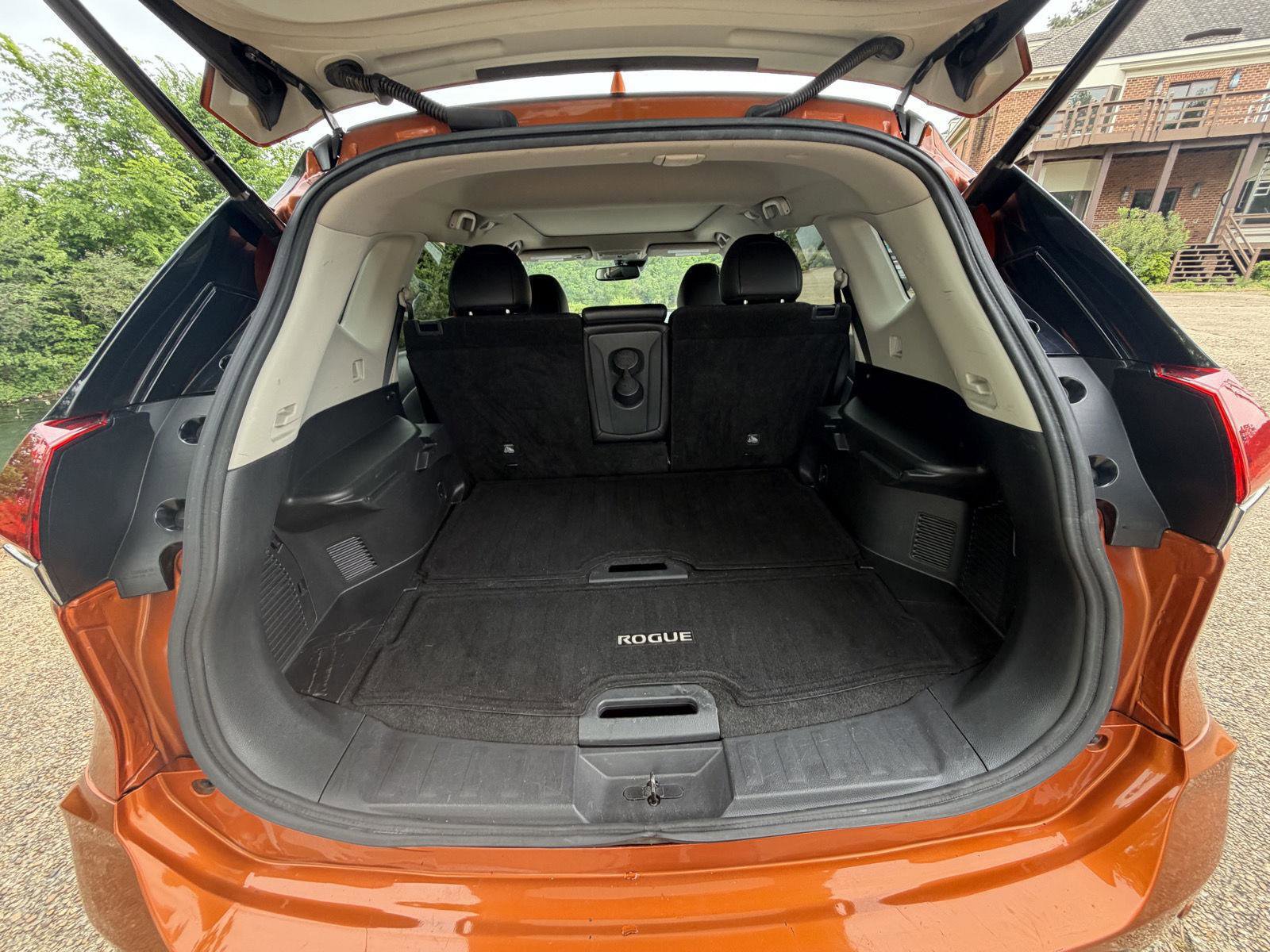 Used 2019 Nissan Rogue SL w/ Premium Package AWD/4WD image 16