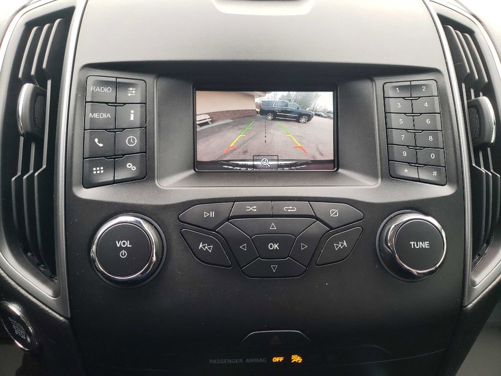 Used 2019 Ford Edge SE image 12