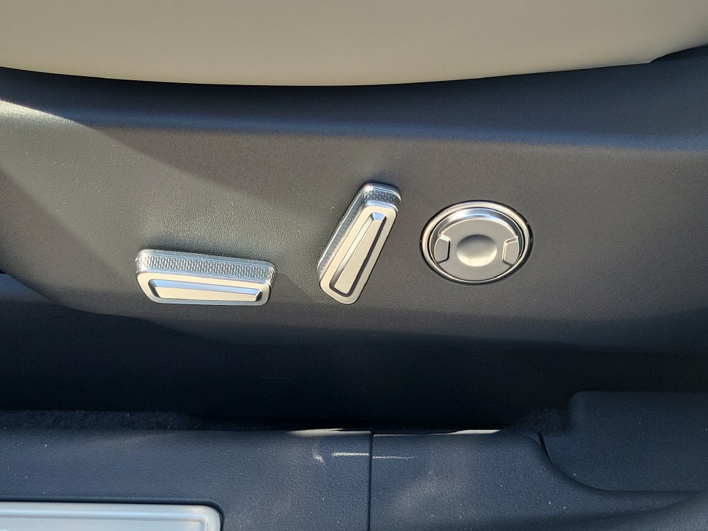 New 2026 Lincoln Nautilus Reserve AWD/4WD image 21