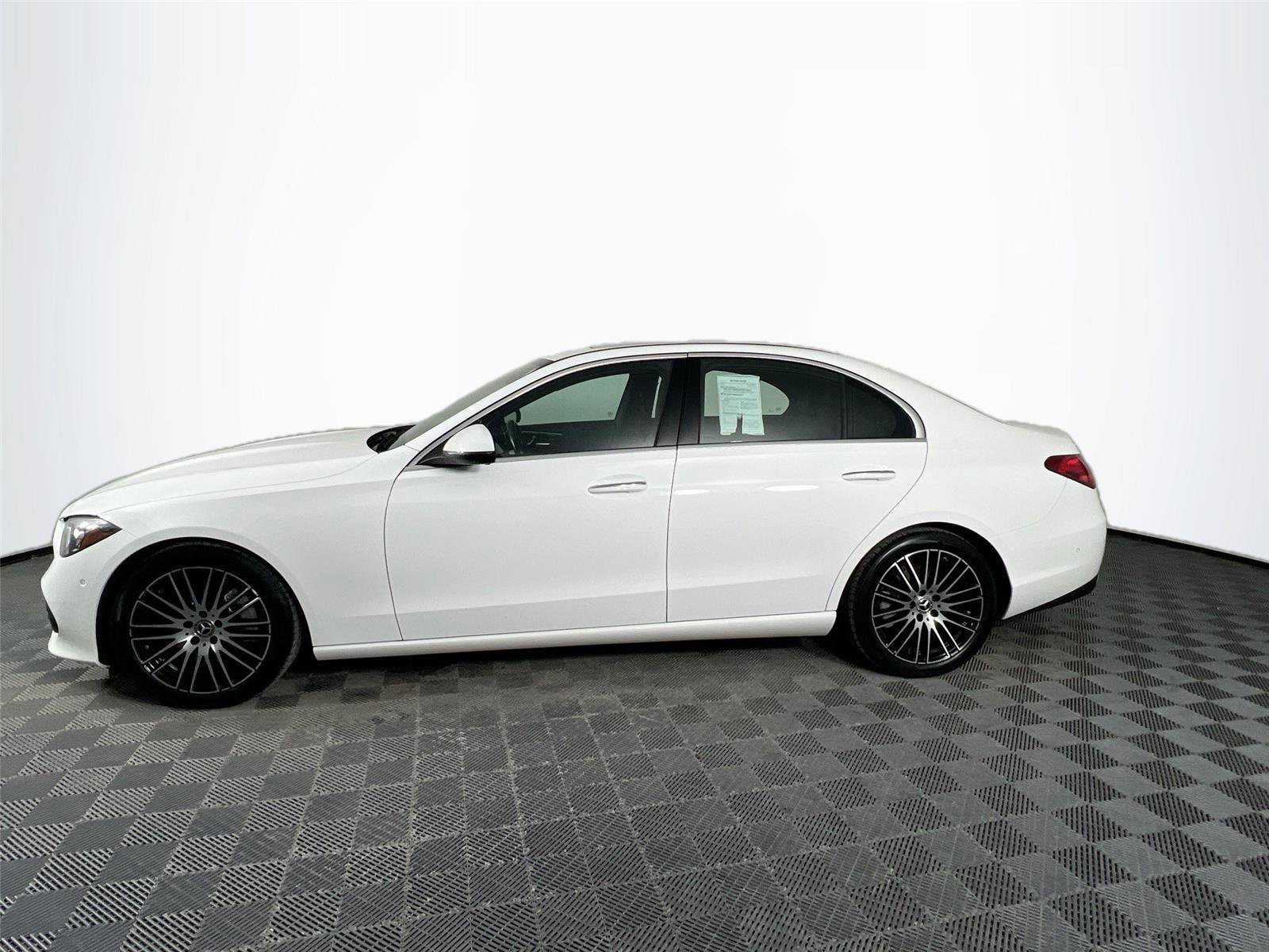 Used 2022 Mercedes-Benz C 300 4MATIC Sedan image 3