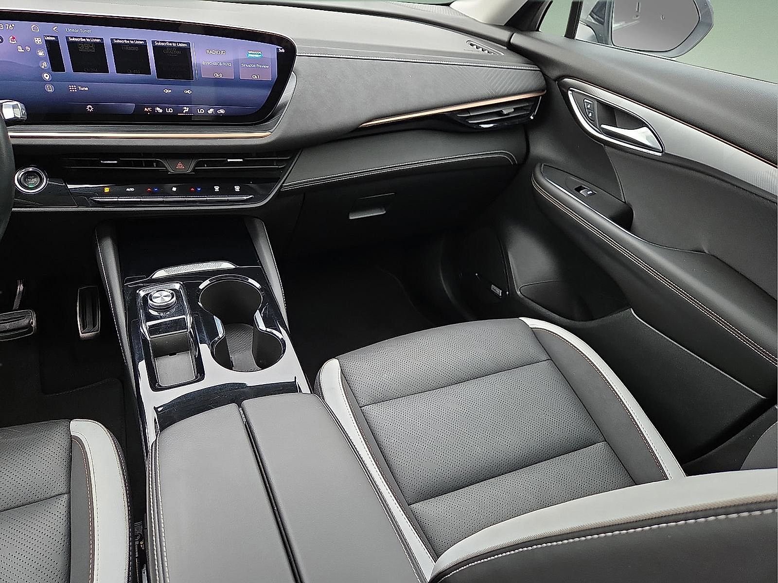 Used 2025 Buick Envision Sport Touring AWD/4WD image 12