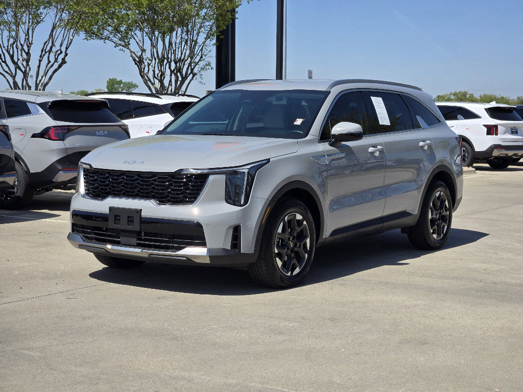 Certified 2025 Kia Sorento S image 2