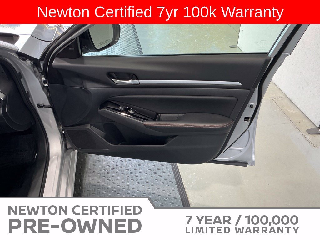 Used 2025 Nissan Altima 2.5 SR FWD image 34