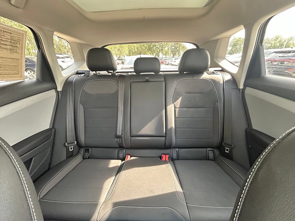 Certified 2023 Volkswagen Taos SE w/ Panoramic Sunroof Package FWD image 13