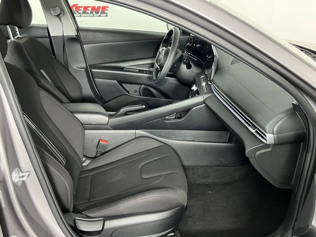Used 2024 Hyundai Elantra SEL FWD image 29