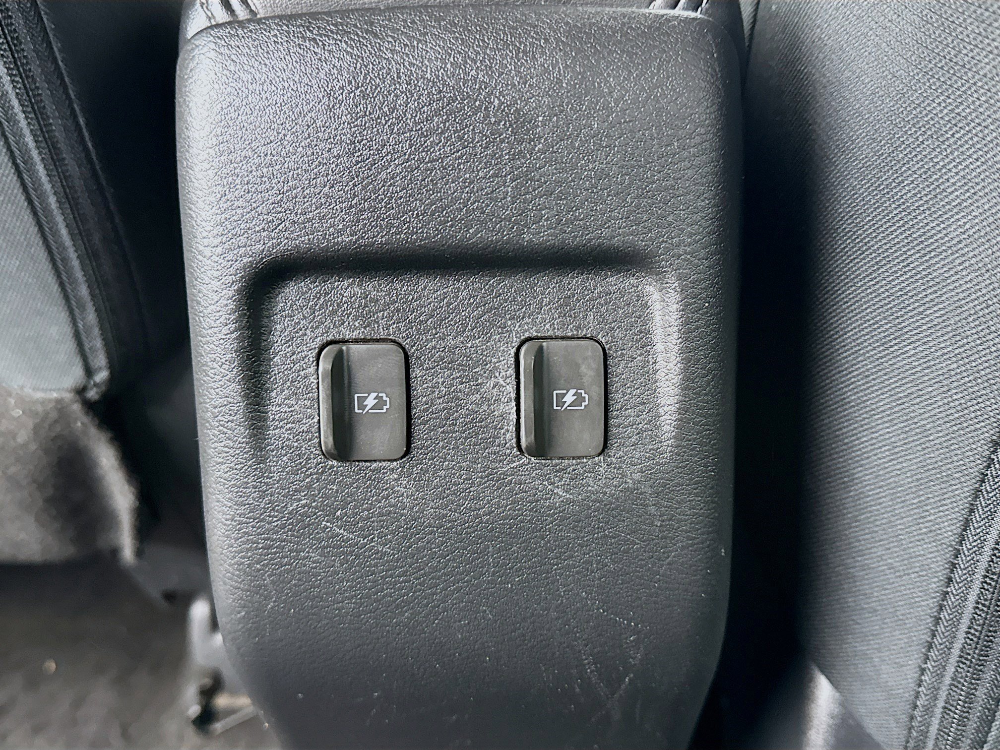 Used 2022 Nissan Kicks SV image 16