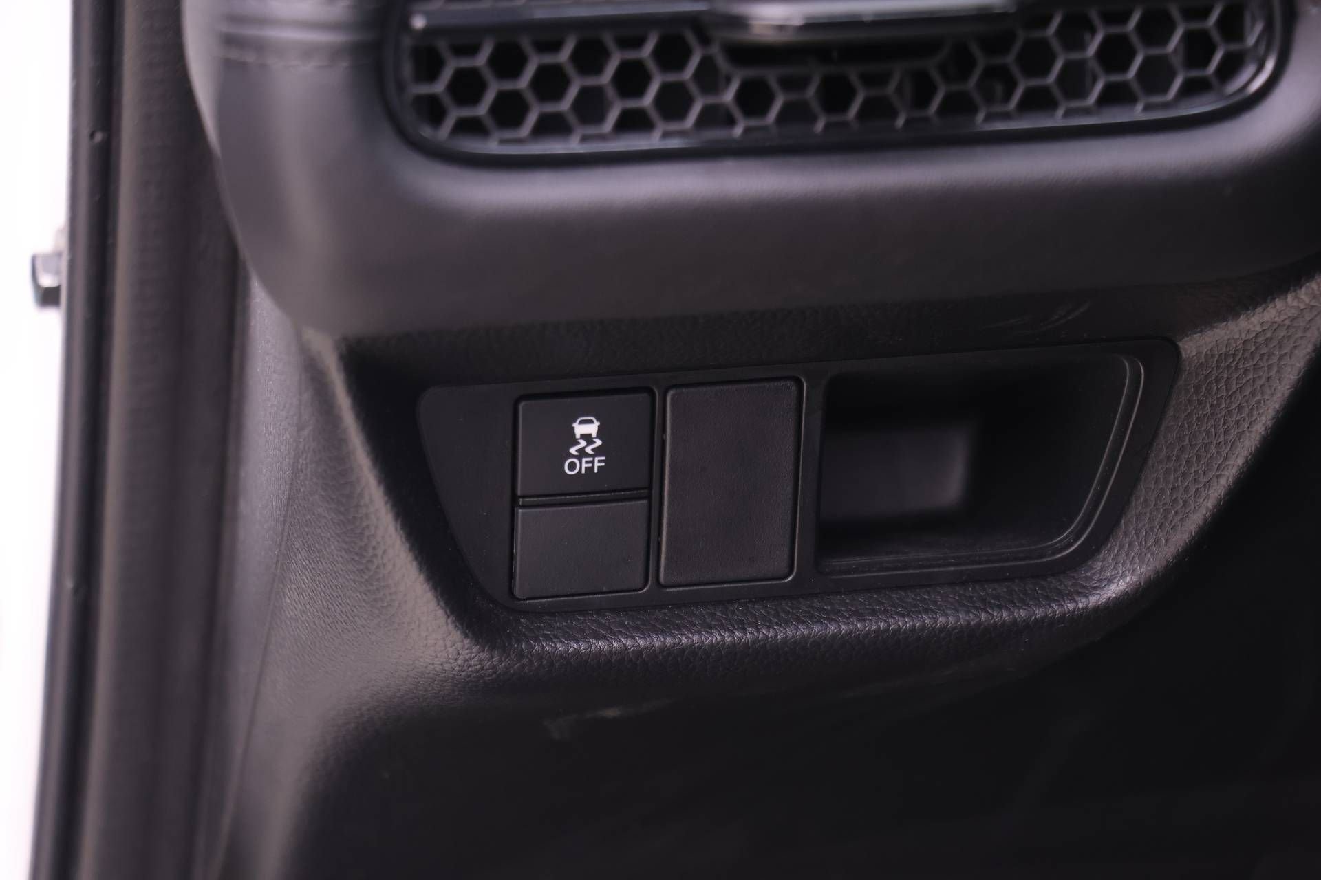 Certified 2023 Honda HR-V LX image 16