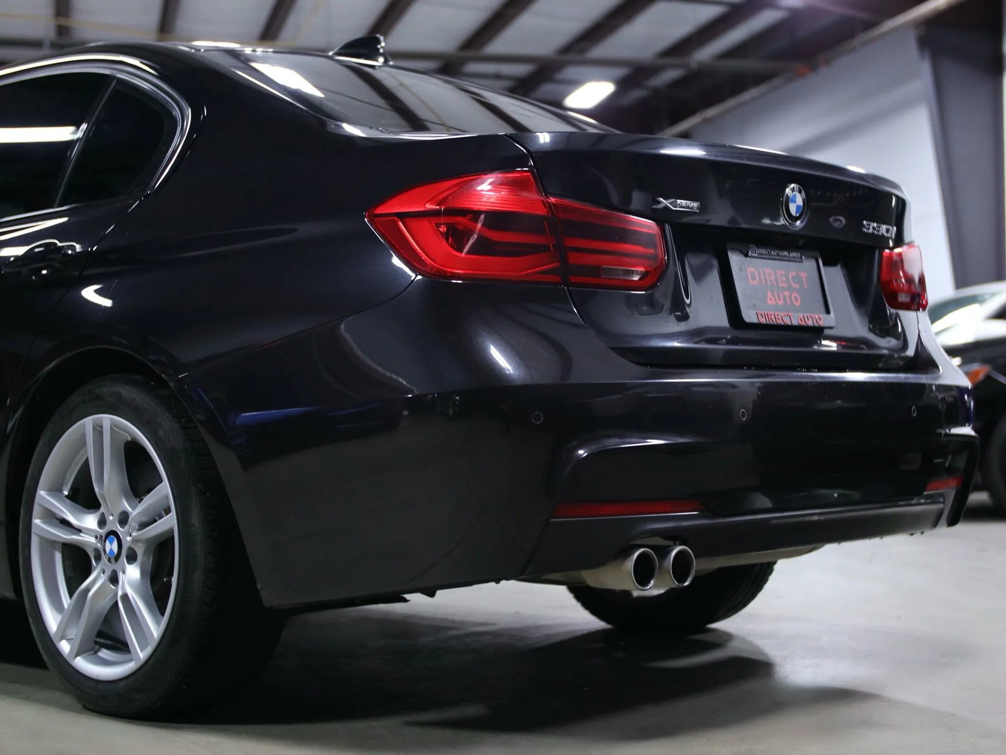 Used 2018 BMW 330i xDrive Sedan w/ M Sport Package image 13
