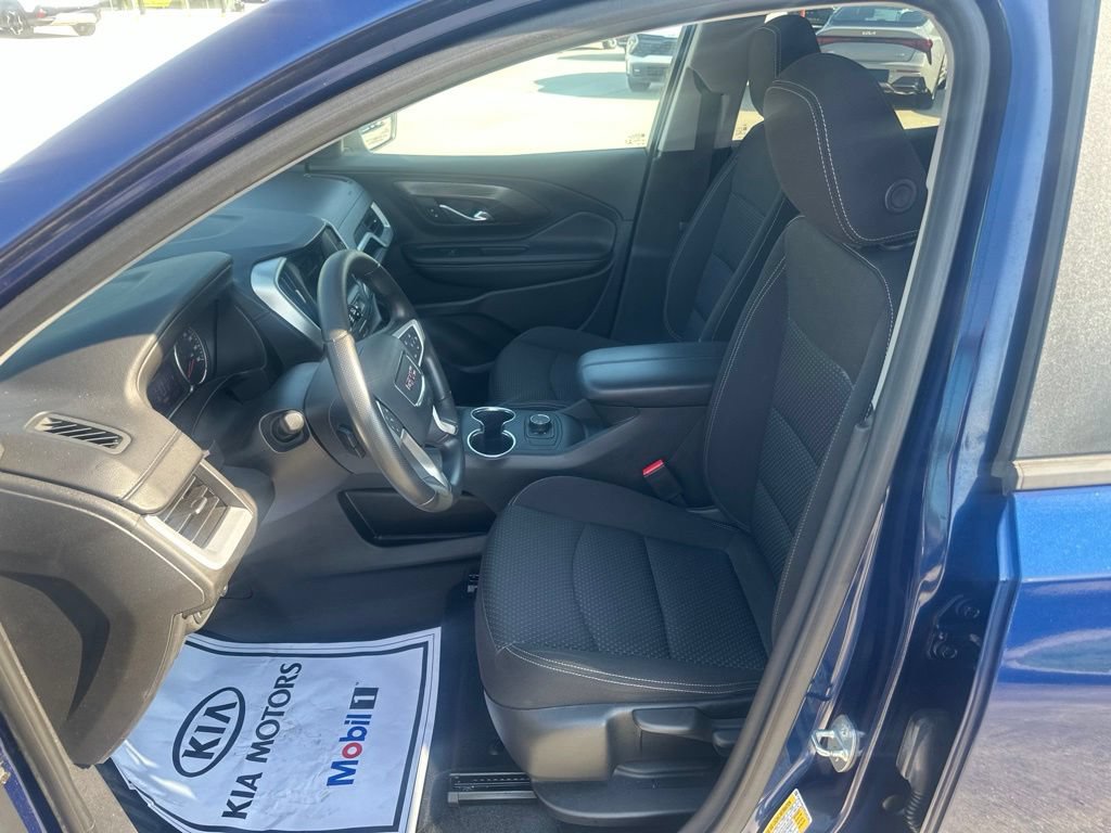 Used 2022 GMC Terrain SLE w/ LPO, Floor Liner Package FWD image 12