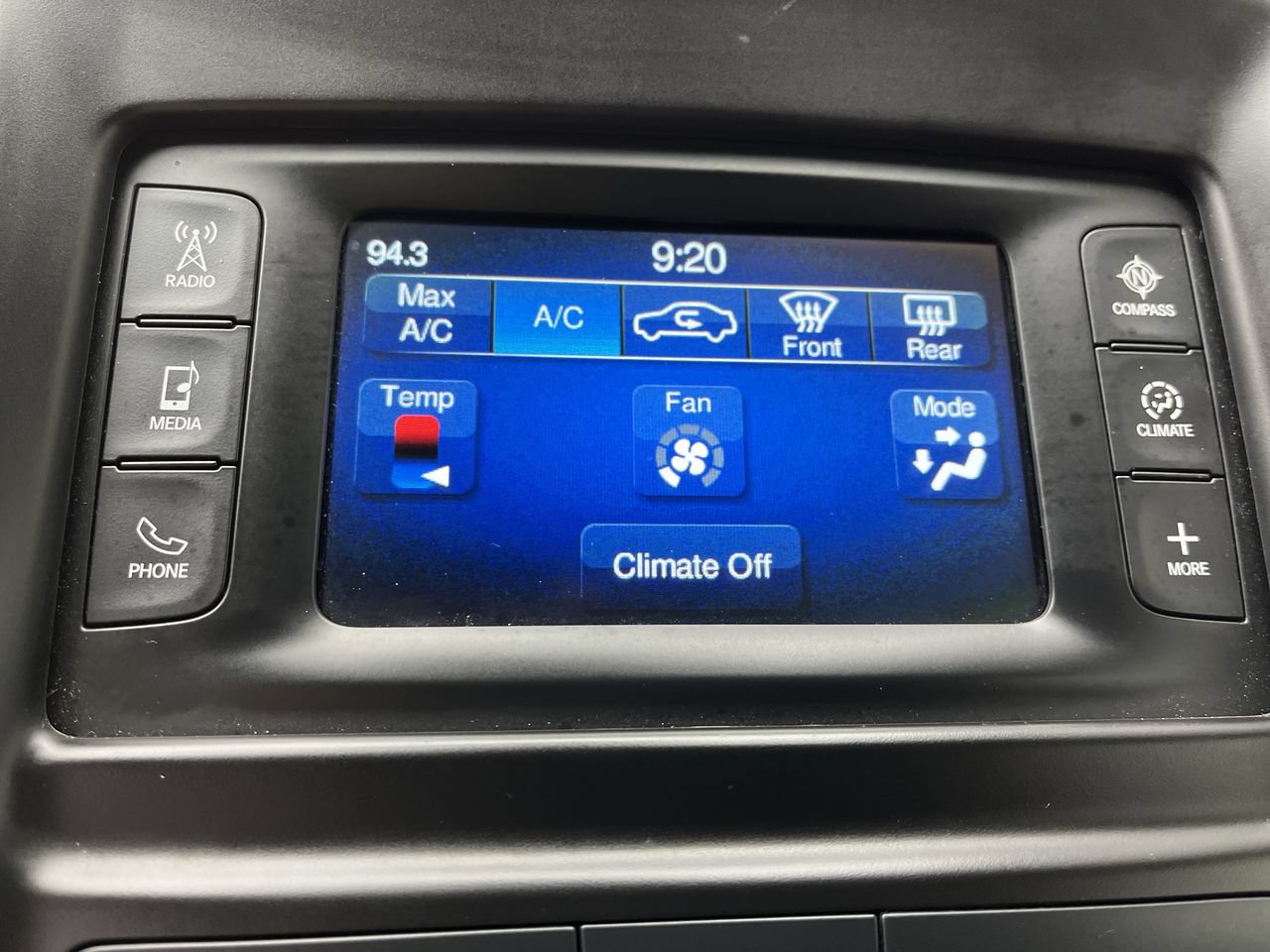 Used 2015 Chrysler 200 S FWD image 16