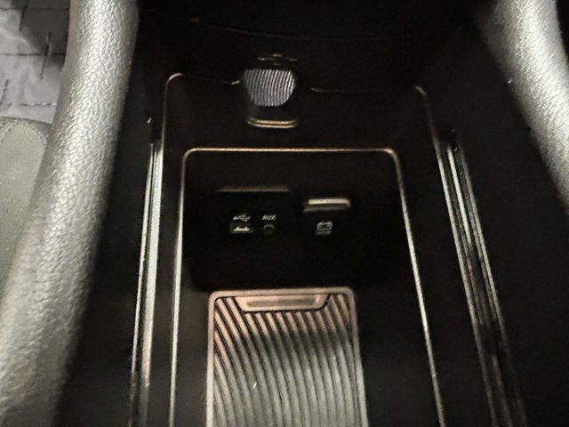 Used 2016 Chrysler 200 Limited w/ Anniversary Edition FWD image 18