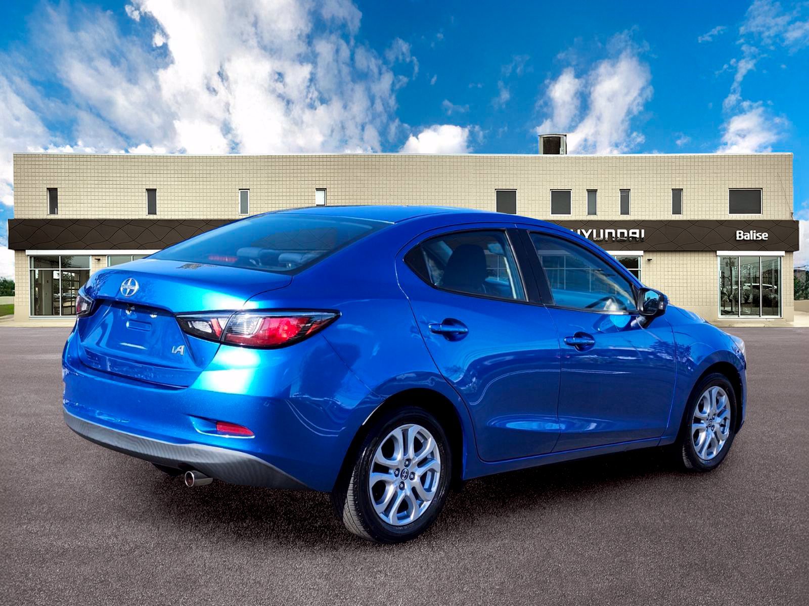 Used 2016 Scion iA FWD image 3