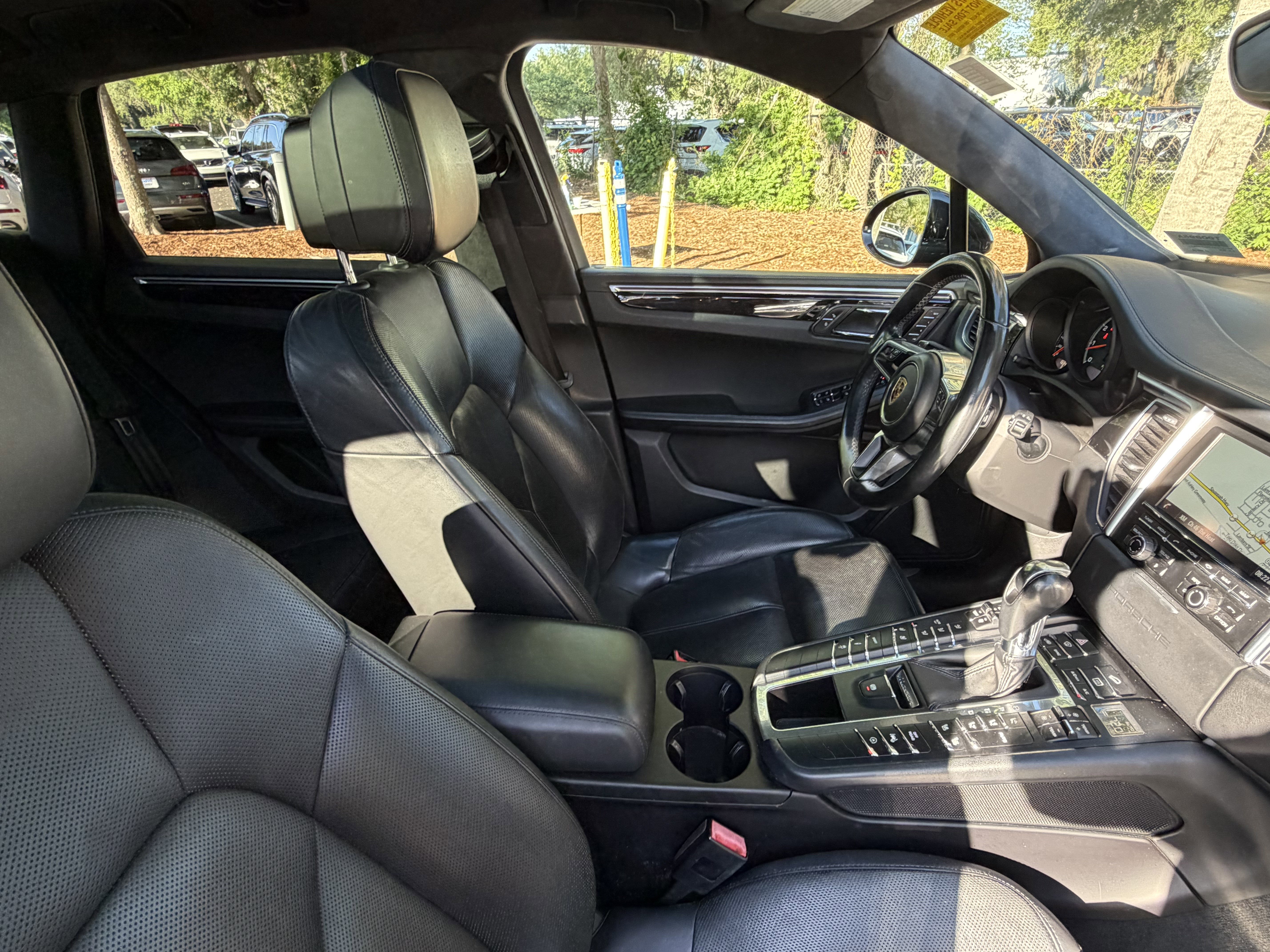 Used 2016 Porsche Macan Turbo AWD/4WD image 46