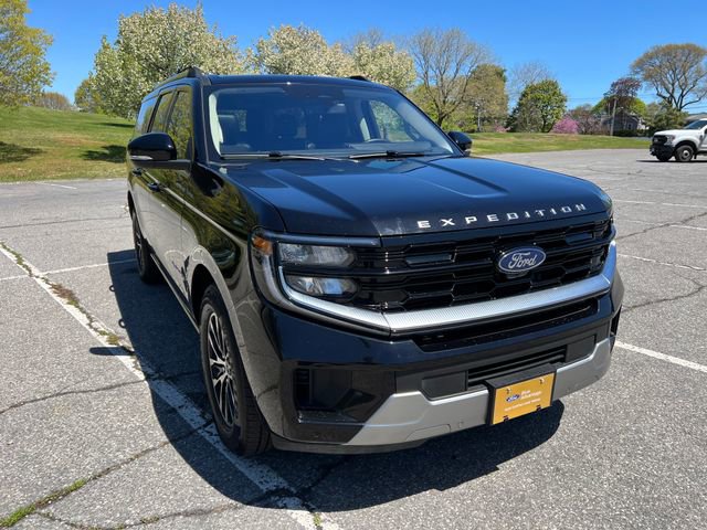 Used 2025 Ford Expedition Max Platinum AWD/4WD image 2