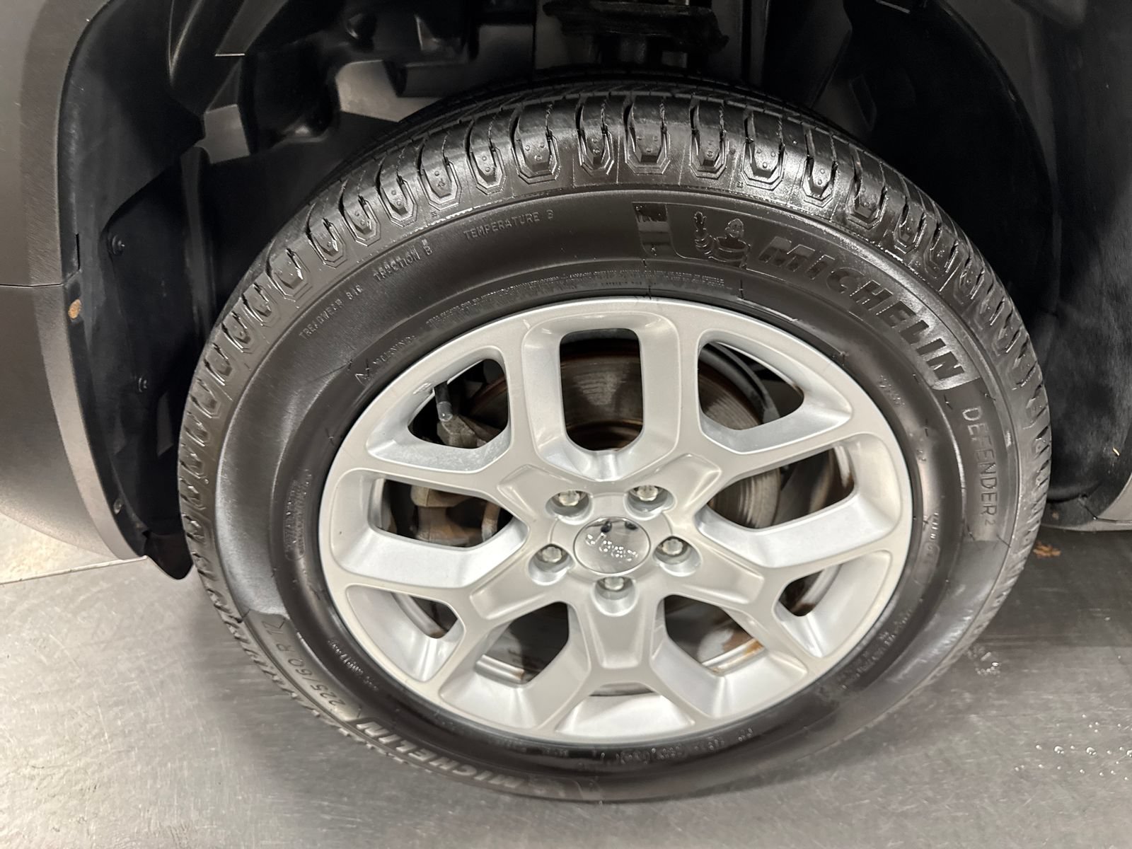 Used 2017 Jeep Renegade Latitude w/ Trailer Tow Group AWD/4WD image 4