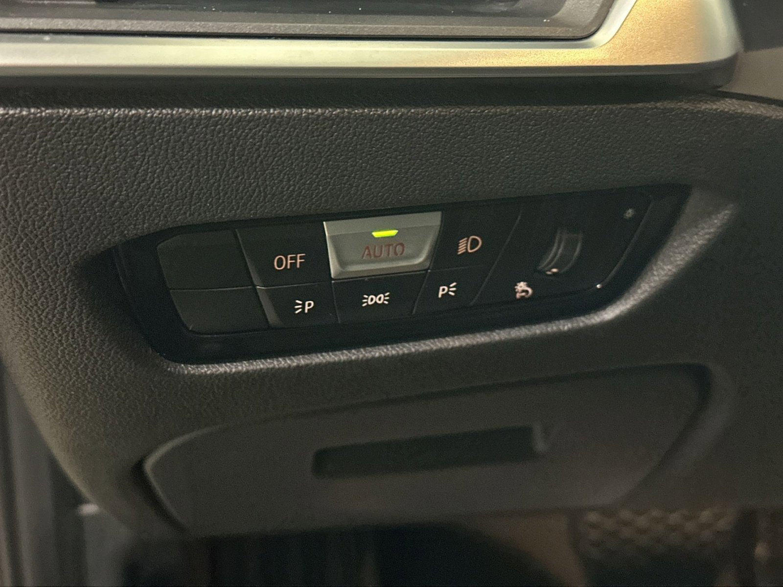 Used 2020 BMW 330i xDrive Sedan w/ Convenience Package image 18