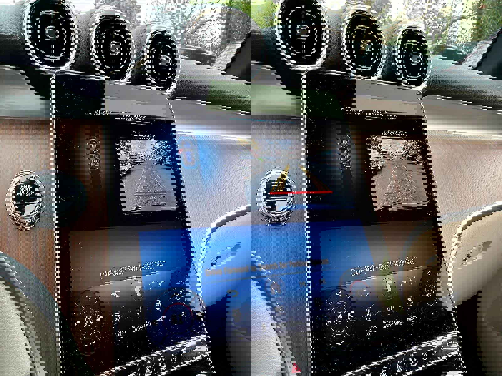 Used 2025 Mercedes-Benz GLC 350e 4MATIC image 22