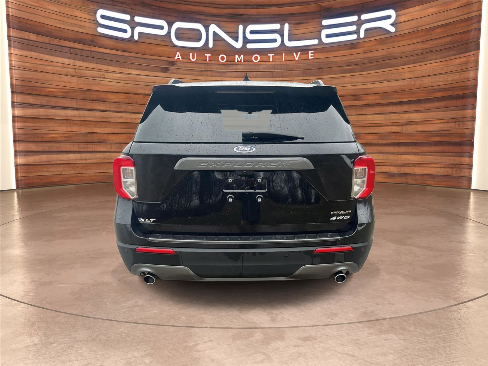 Used 2023 Ford Explorer XLT w/ Equipment Group 202A image 6