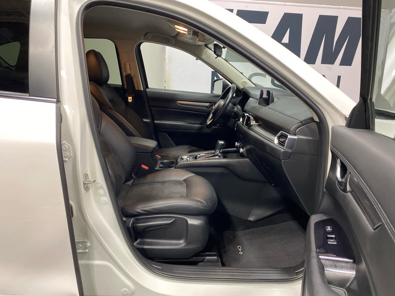 Used 2020 MAZDA CX-5 Touring image 30