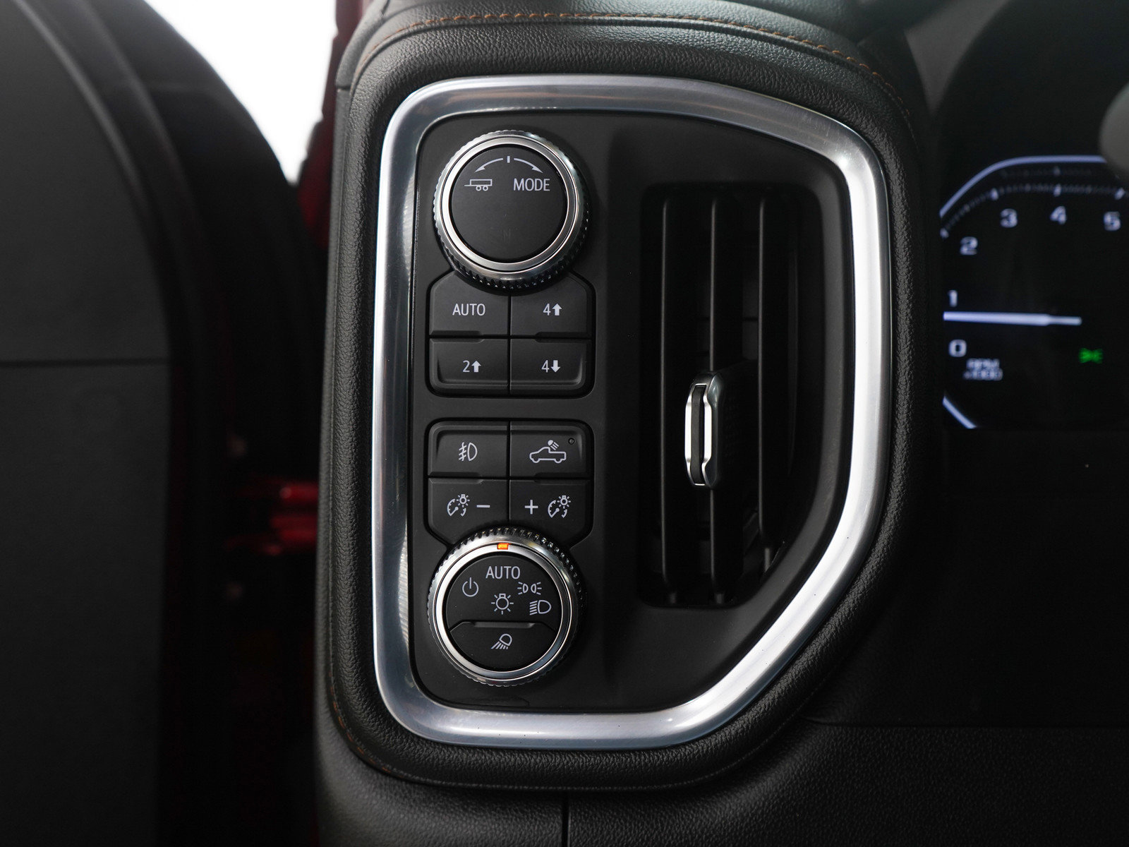 Used 2021 GMC Sierra 2500 AT4 w/ AT4 Preferred Package AWD/4WD image 24