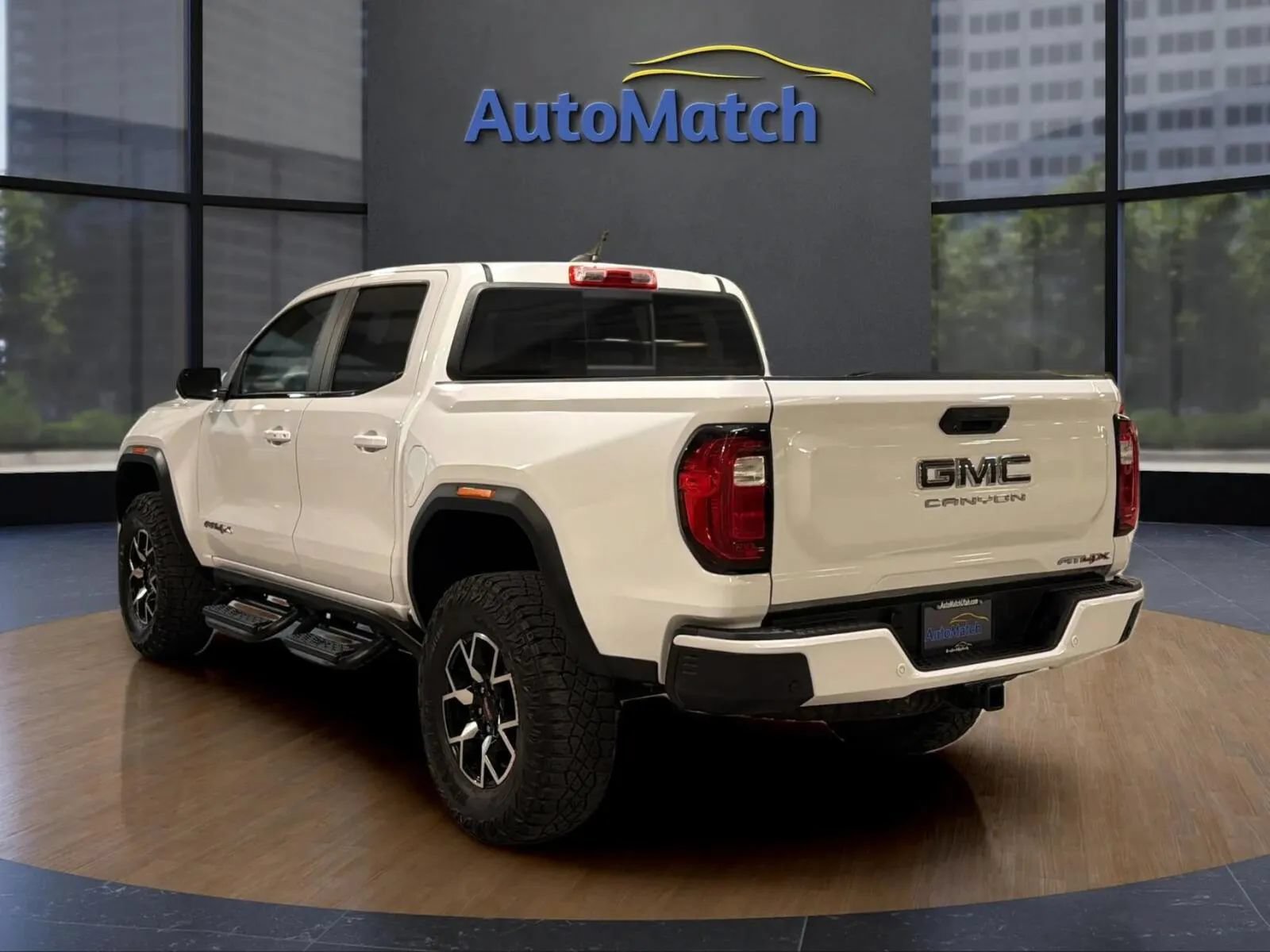 Used 2024 GMC Canyon AT4X AWD/4WD image 9