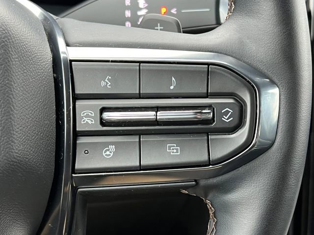 Used 2024 GMC Acadia AT4 w/ Luxury Package image 25