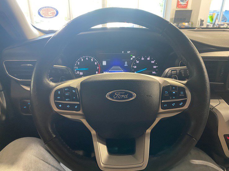 Used 2020 Ford Explorer XLT w/ Equipment Group 202A AWD/4WD image 25