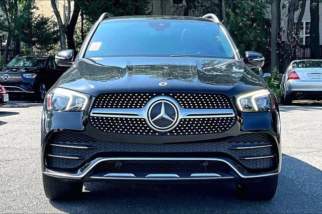 Used 2022 Mercedes-Benz GLE 350 4MATIC w/ AMG Line Exterior image 2
