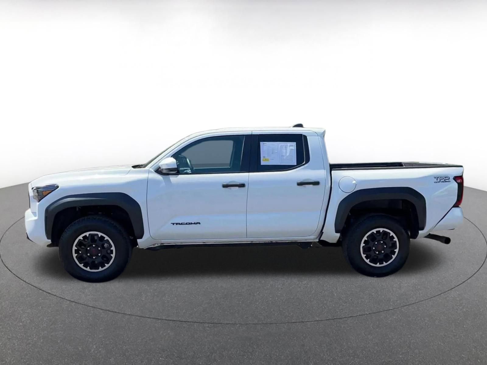 Used 2025 Toyota Tacoma TRD Off-Road AWD/4WD image 9