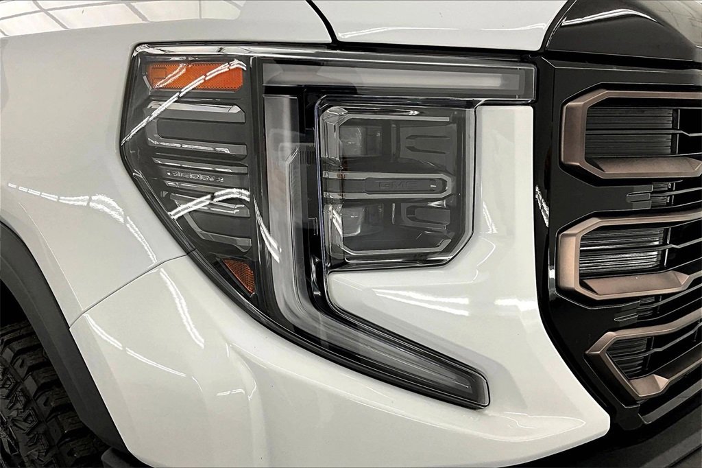 Used 2023 GMC Sierra 1500 AT4X image 30