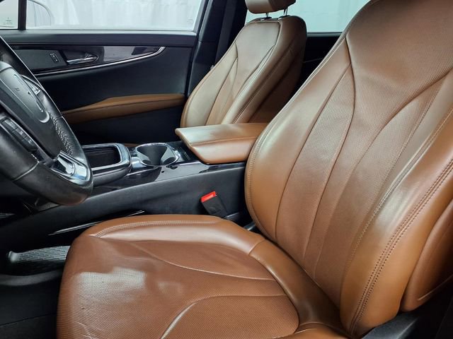 Used 2022 Lincoln Nautilus Reserve image 3