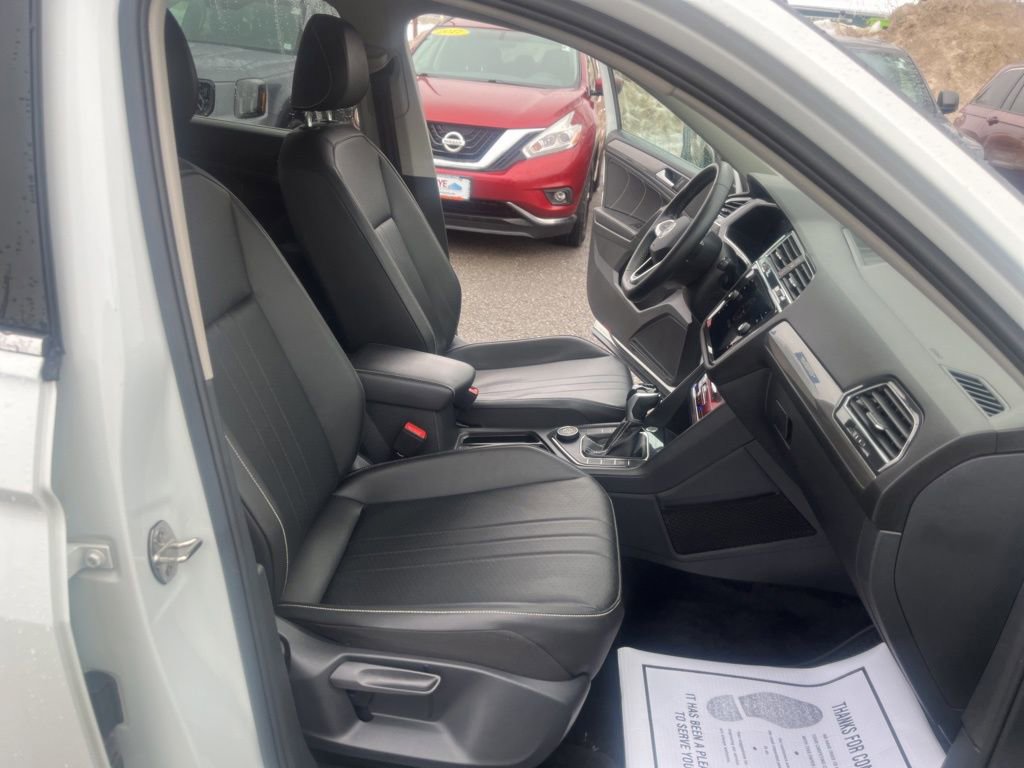 Used 2022 Volkswagen Tiguan SE image 11