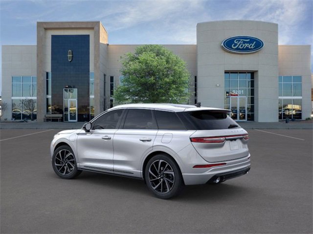 Used 2024 Lincoln Corsair Grand Touring image 4