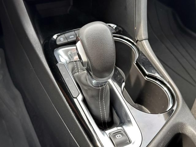 Used 2022 Buick Encore GX Select AWD/4WD image 28