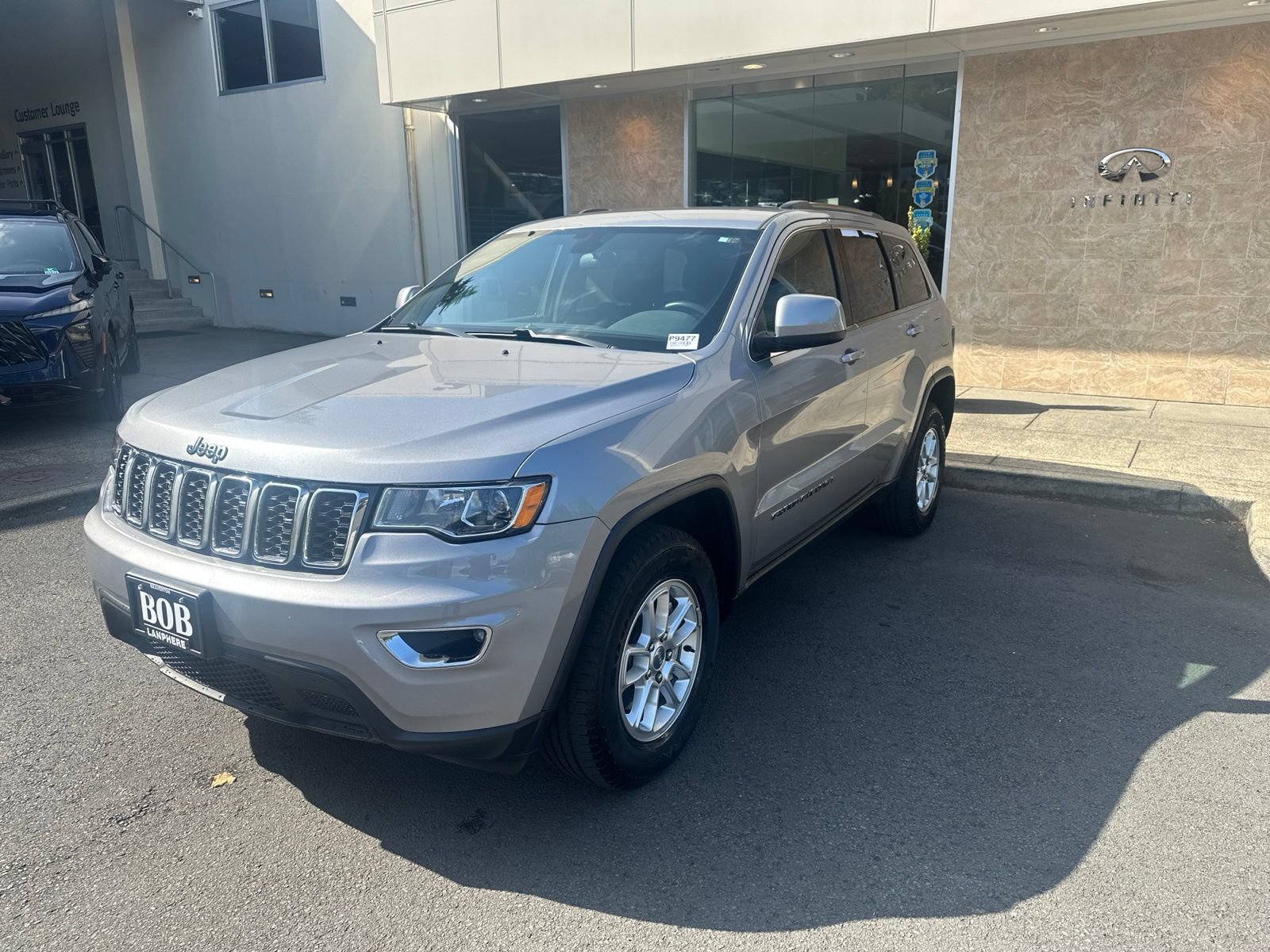 Used 2020 Jeep Grand Cherokee Laredo AWD/4WD image 1